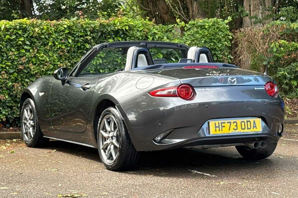 Mazda MX-5 Mx-5 1.5 132 Exclusive-line Convertible Red #3