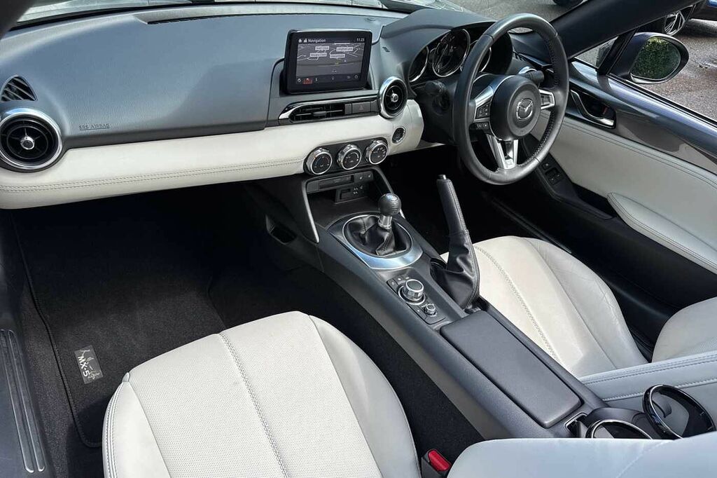 Mazda MX-5 Mx-5 1.5 132 Exclusive-line Convertible Red #2