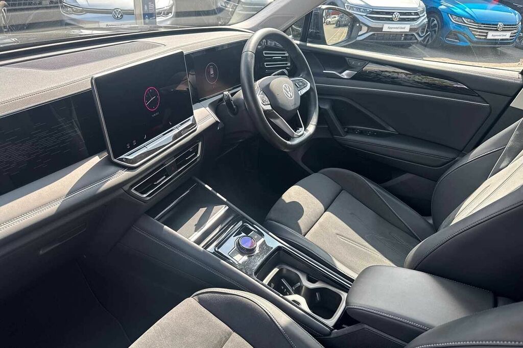Volkswagen Tiguan 1.5 Etsi 150 Elegance Dsg Black #2