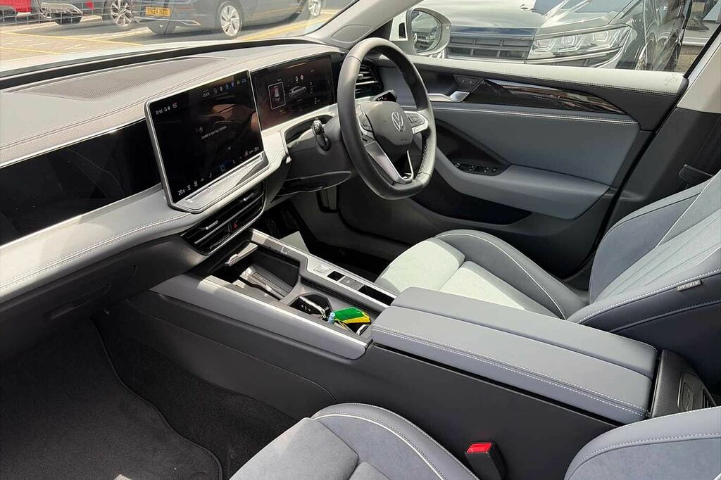 Volkswagen Passat 1.5 Etsi Life Dsg HJ26WJK White #2