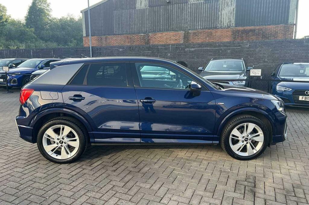 Audi Q2 S Line 35 Tfsi 150 Ps 6-Speed HF74TVV Blue #4