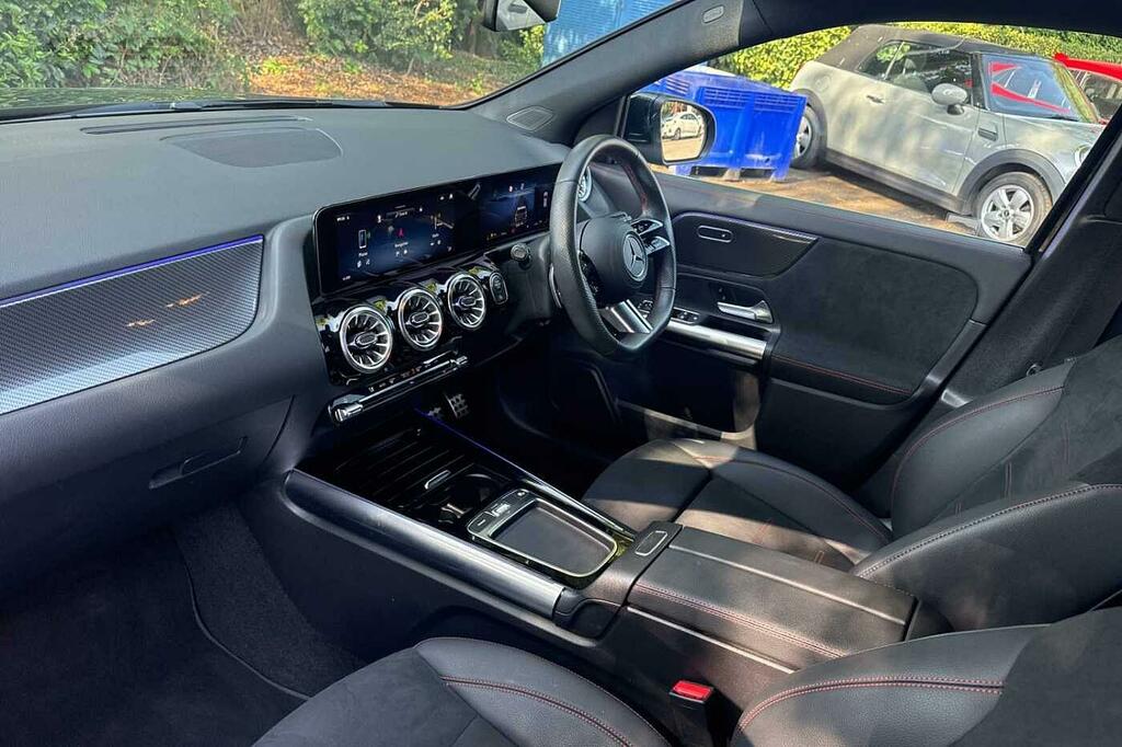 Mercedes-Benz GLA Class 200 Amg Line Executive PL73EKA Black #2