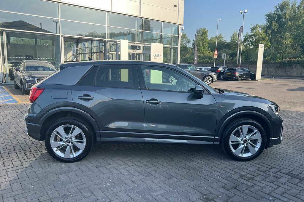 Audi Q2 S Line 35 Tfsi 150 Ps S Tronic Grey #4