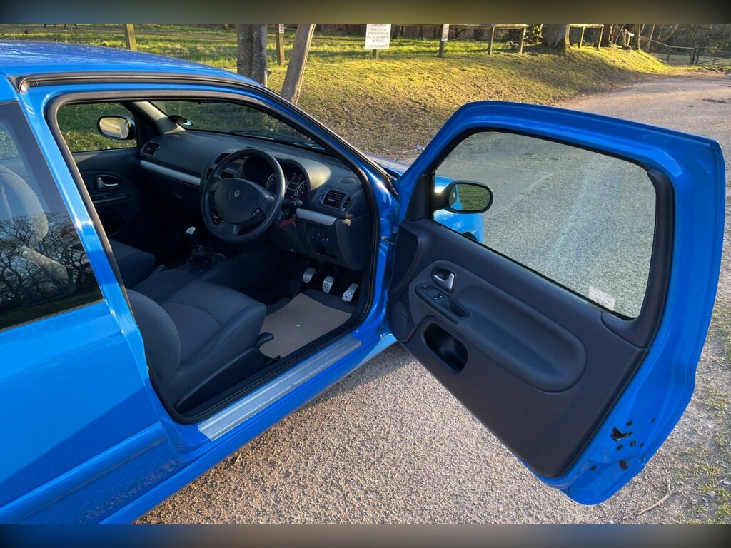 Renault Clio Clio Renault Sport Trophy 182 Red #14