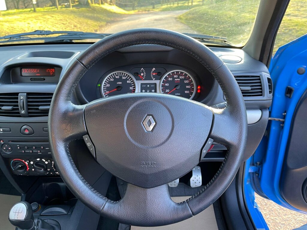 Renault Clio Clio Renault Sport Trophy 182 Red #22