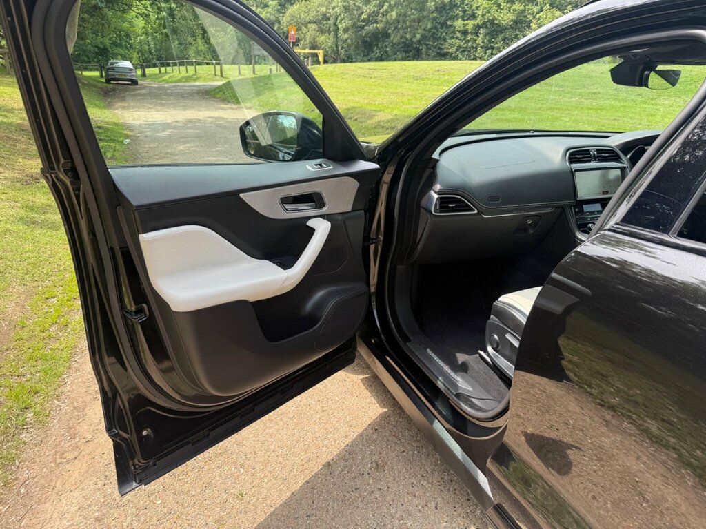 Jaguar F-Pace 2.0 D180 R-sport Suv Blue #19