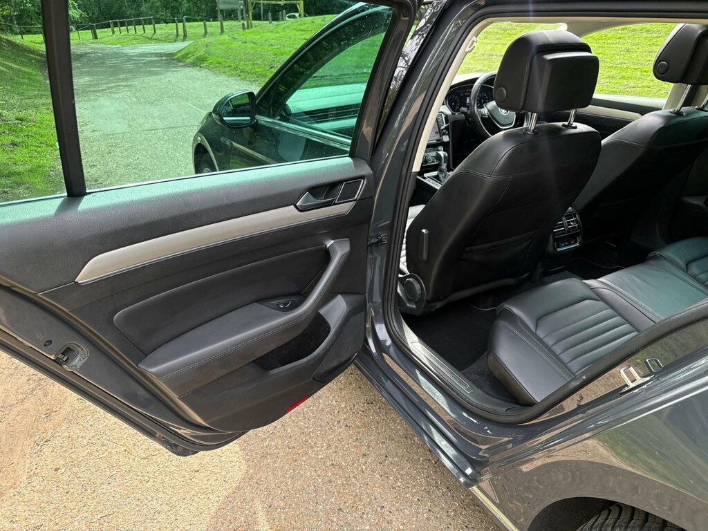 Volkswagen Passat 1.6 Se Business Tdi White #21