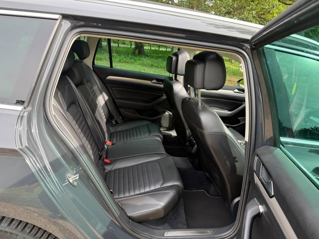 Volkswagen Passat 1.6 Se Business Tdi White #25