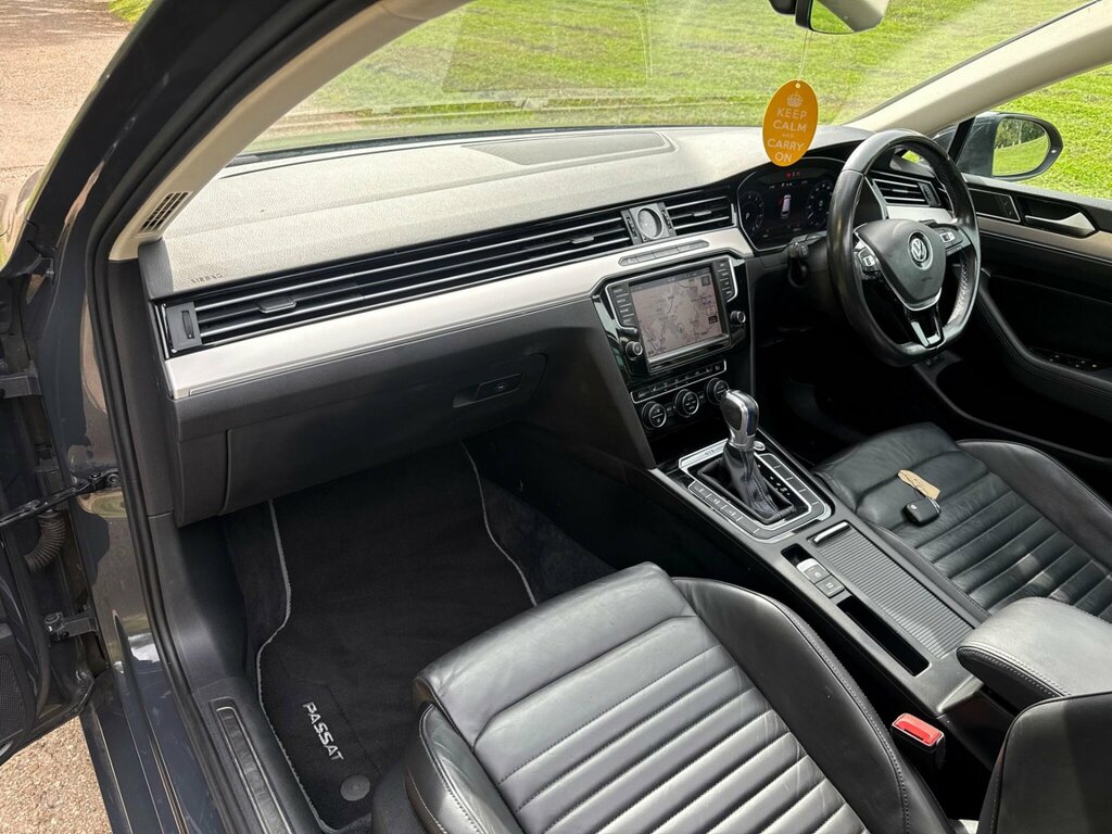 Volkswagen Passat 1.6 Se Business Tdi White #20