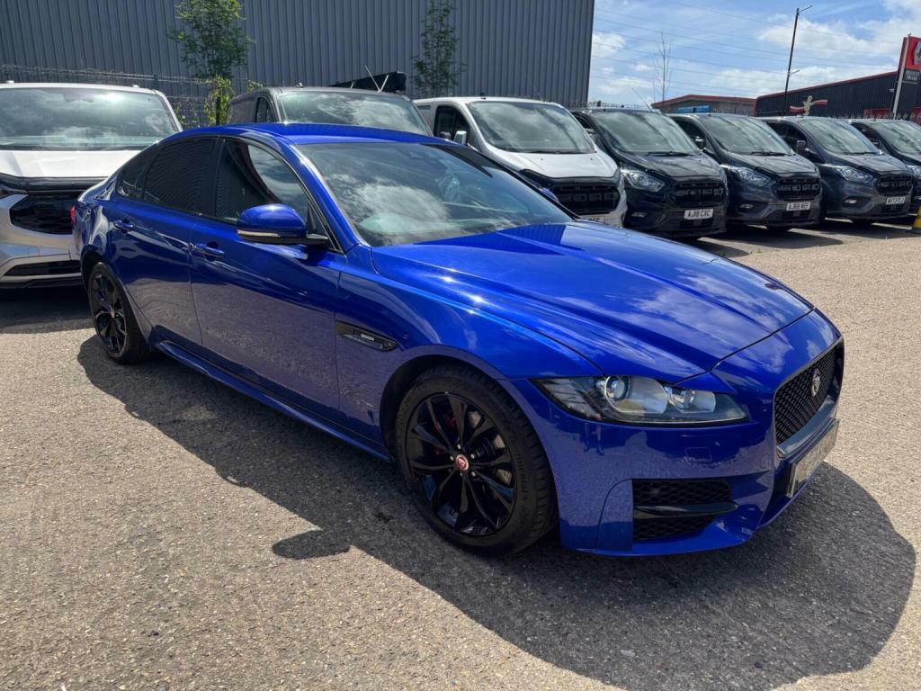 Jaguar XF D V6 S Silver #37