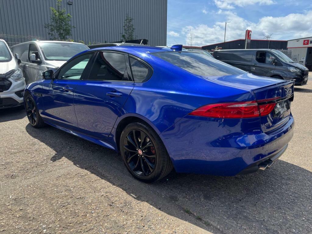 Jaguar XF D V6 S Silver #39