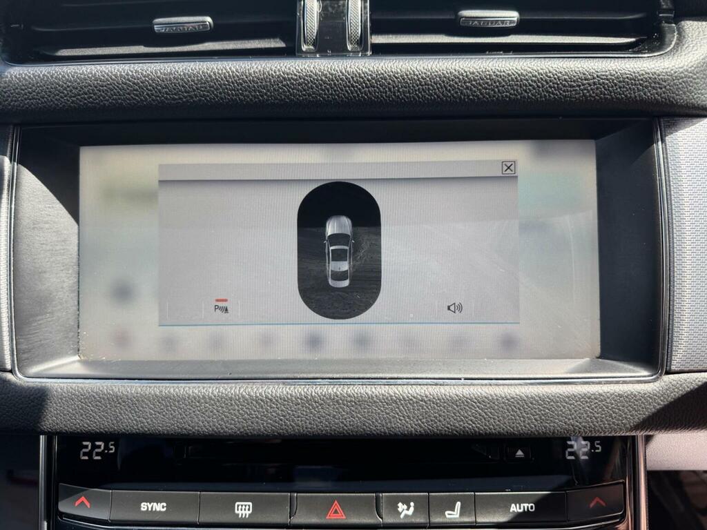Jaguar XF D V6 S Silver #30