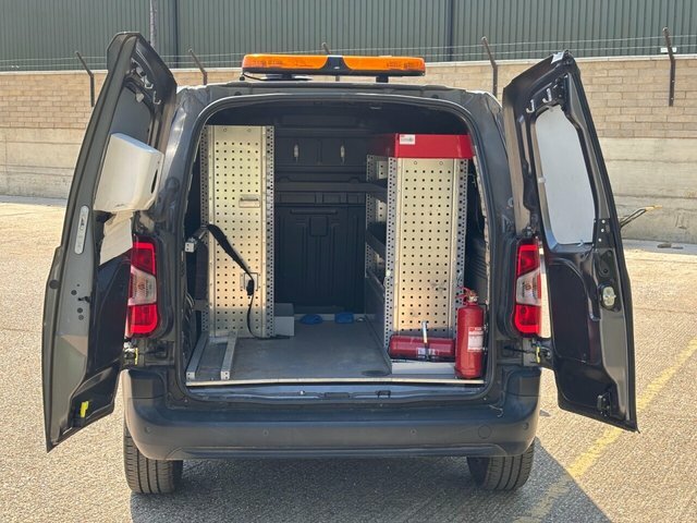 Peugeot Partner 1.5 Bluehdi 1000 Professional Standard Panel Van 5 AF70KHE Grey #2