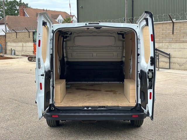 Renault Trafic 2.0 Dci Blue Ll30 Business Panel Van M HV72ZGJ White #2