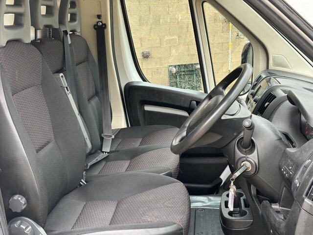 Peugeot Boxer 2.2 Bluehdi 335 Built For Business Luton Low Loade NX21CVE White #6