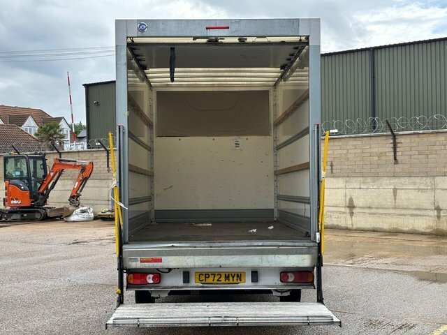 Peugeot Boxer 2.2 Bluehdi 335 Built For Business Luton Diese White #2