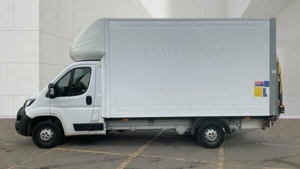 Peugeot Boxer 2.2 Bluehdi 335 Built For Business Luton Diese White #4