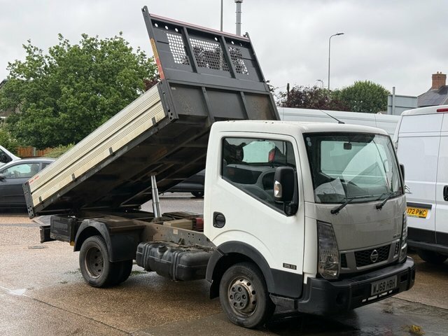 Nissan NT400 Cabstar 3.0 Dci 35.13 Tipper L1 White
