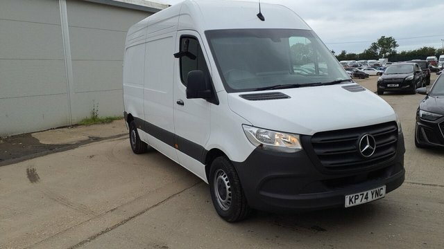 Mercedes-Benz Sprinter 3.5T L2 H2 Progressive Van White #10
