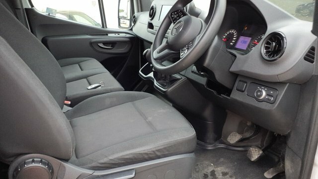 Mercedes-Benz Sprinter 3.5T L2 H2 Progressive Van White #11
