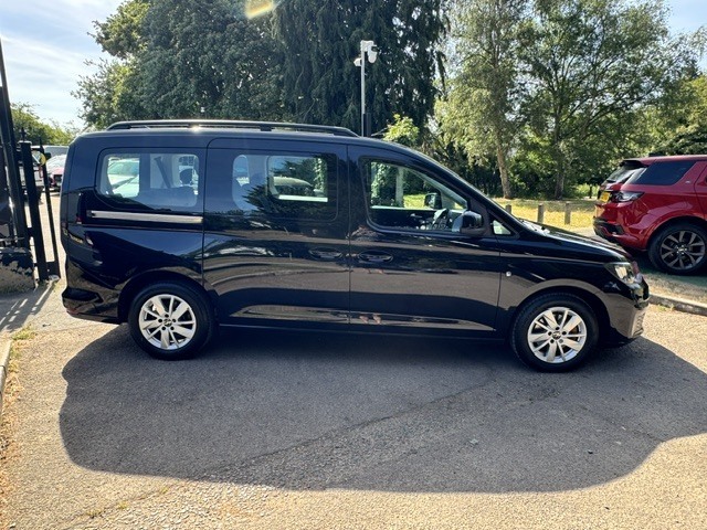 Volkswagen Caddy Maxi Life 2.0 Tdi 122 Life Dsg KR72JYA Black #3