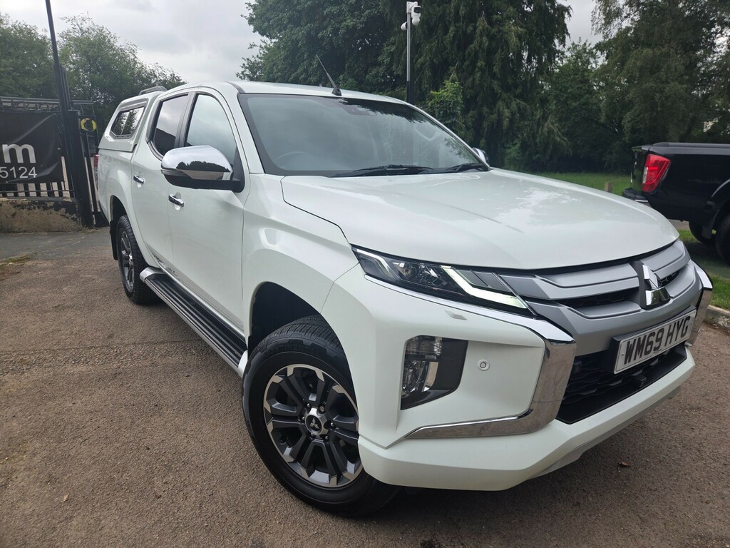 Mitsubishi L200 Double Cab Di-d 150 Barbarian X 4Wd White