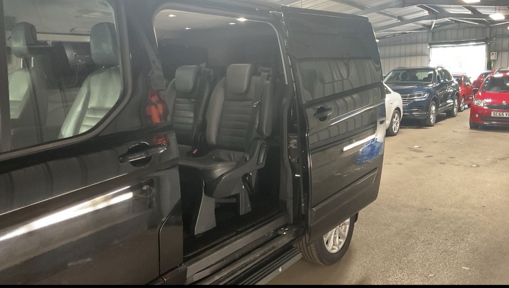 Ford Tourneo Custom 2.0 Tdci Ecoblue 170Ps Lr 8 Seater Titanium X Black #5