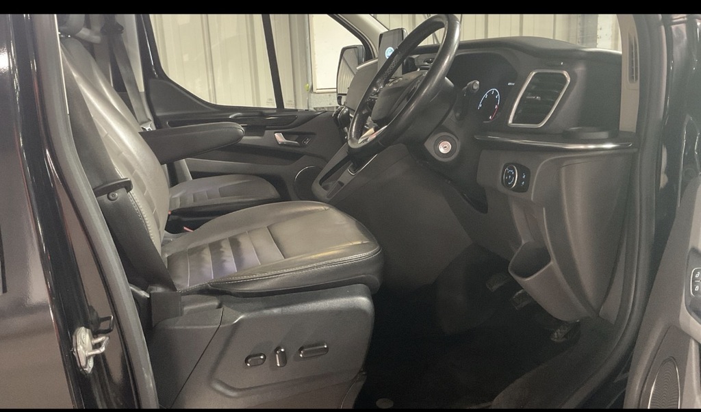 Ford Tourneo Custom 2.0 Tdci Ecoblue 170Ps Lr 8 Seater Titanium X Black #3