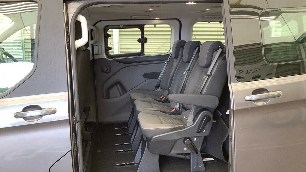 Ford Tourneo Custom 2.0 Ecoblue 130Ps Low Roof 9 Seater Titanium Grey #4