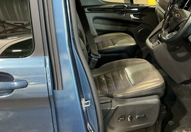 Ford Tourneo Custom 2.0 Tdci Ecoblue 170Ps Lr 8 Seat Titanium X Blue #4