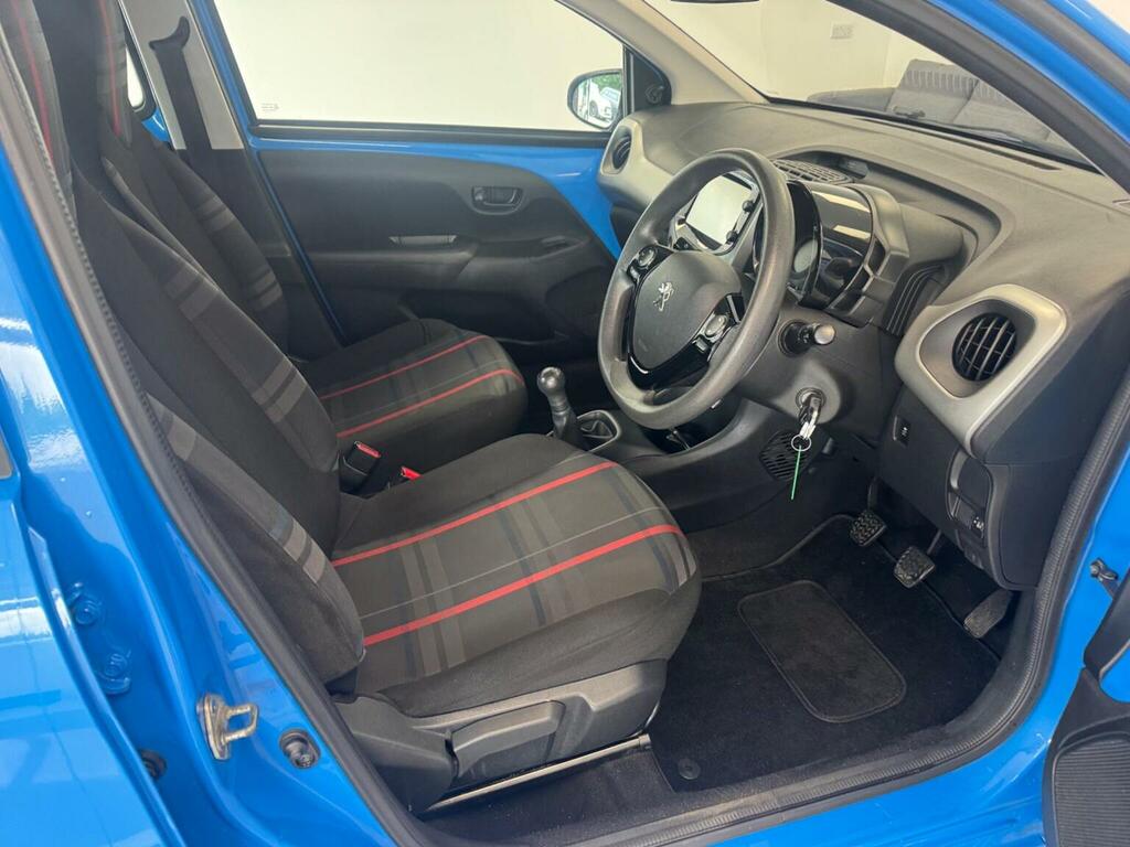 Peugeot 108 1.0 Active White #36