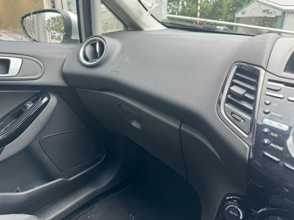 Ford Fiesta 1.5 Tdci Titanium Euro 6 AK65PGO Silver #6
