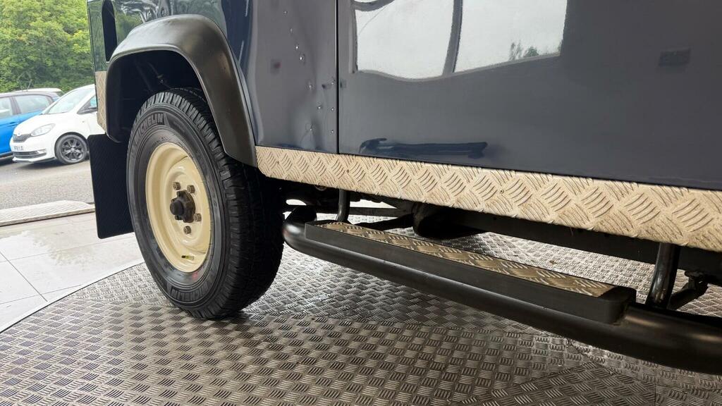 Land Rover Defender 90 2.4L Null Blue #47