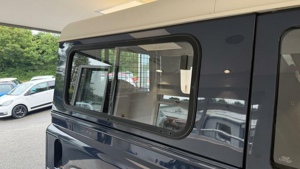 Land Rover Defender 90 2.4L Null Blue #40