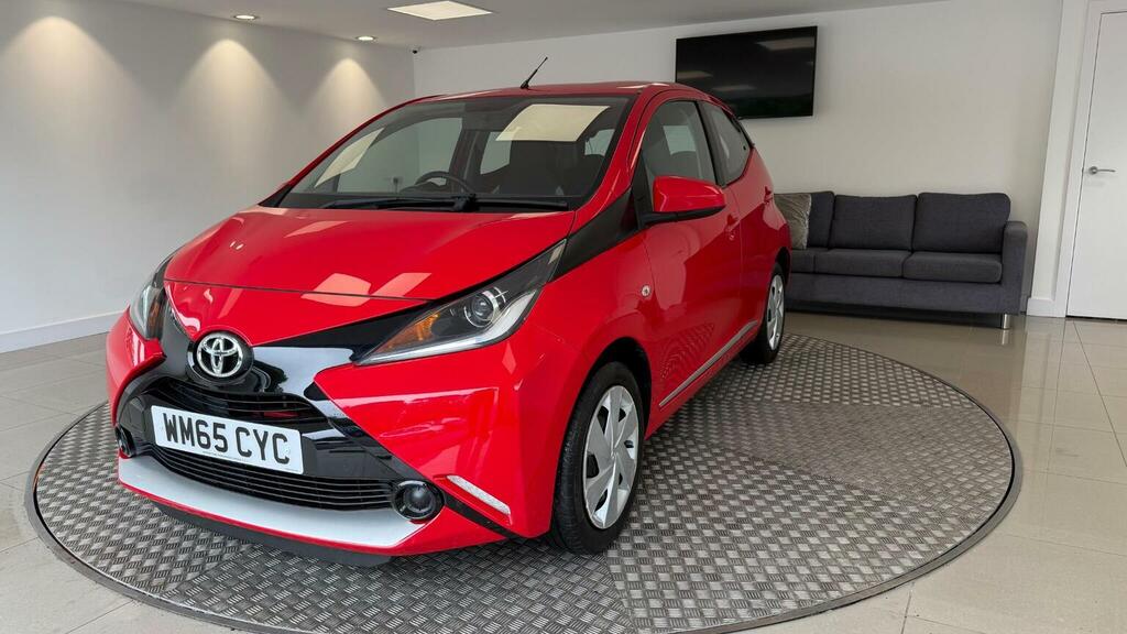 Toyota Aygo 1.0 Vvt-i X-play Euro 5 Euro 5 Red #3