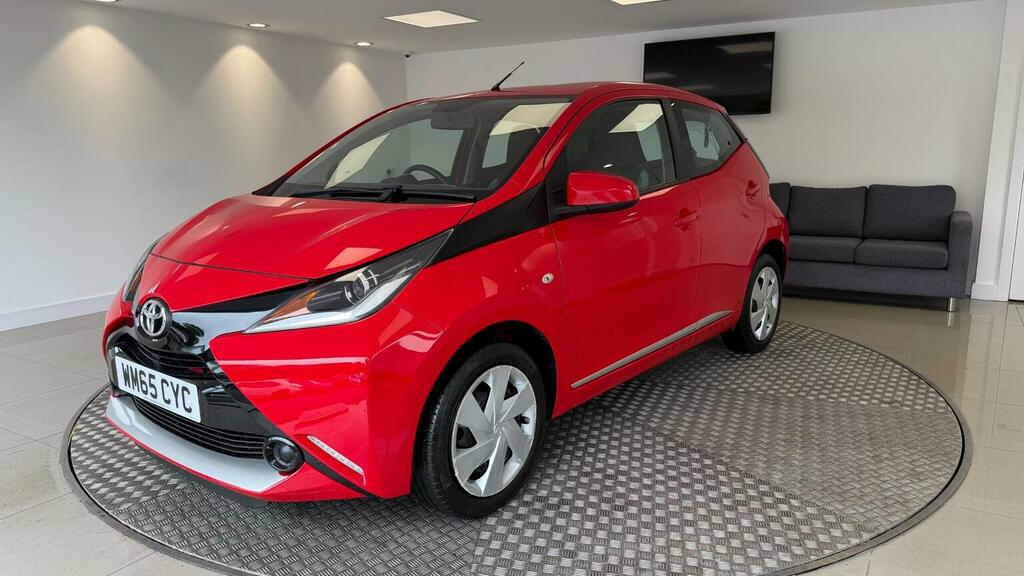 Toyota Aygo 1.0 Vvt-i X-play Euro 5 Euro 5 Red #2