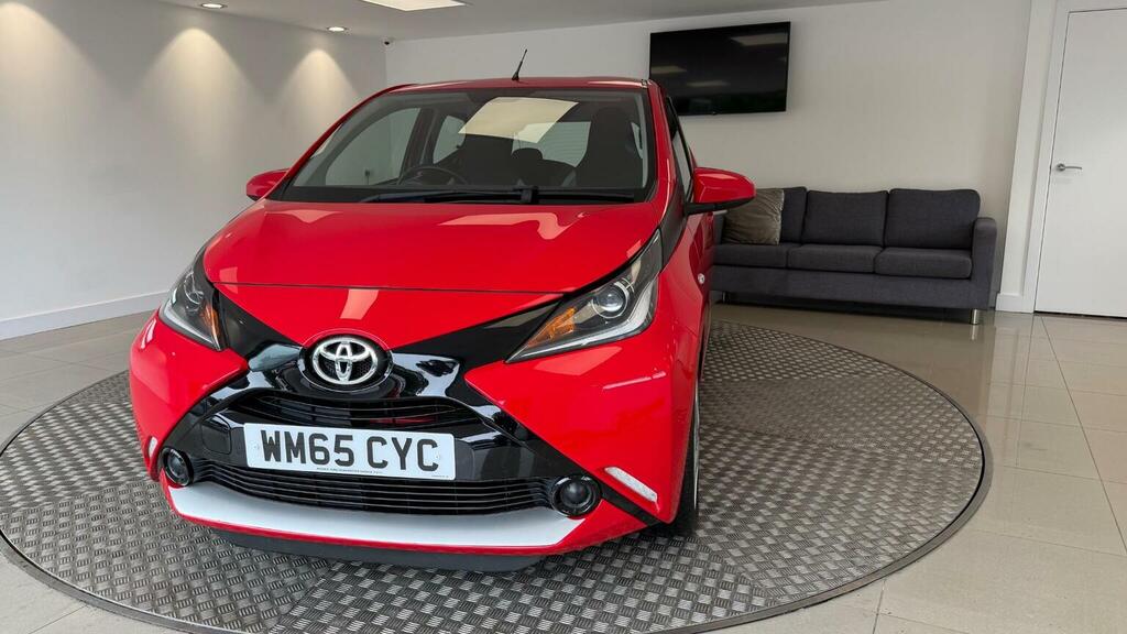 Toyota Aygo 1.0 Vvt-i X-play Euro 5 Euro 5 Red #4