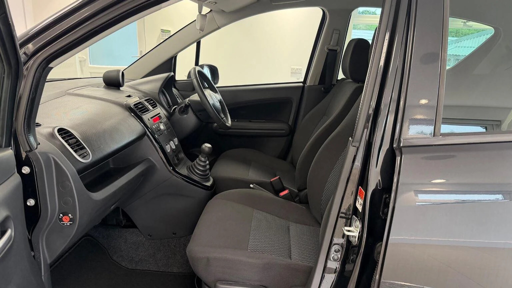 Suzuki Splash Mpv 1.0 12V Sz2 Euro 5 201212 White #31
