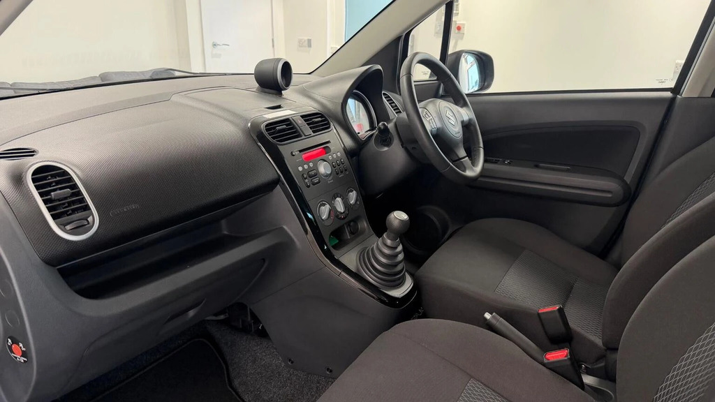 Suzuki Splash Mpv 1.0 12V Sz2 Euro 5 201212 White #30