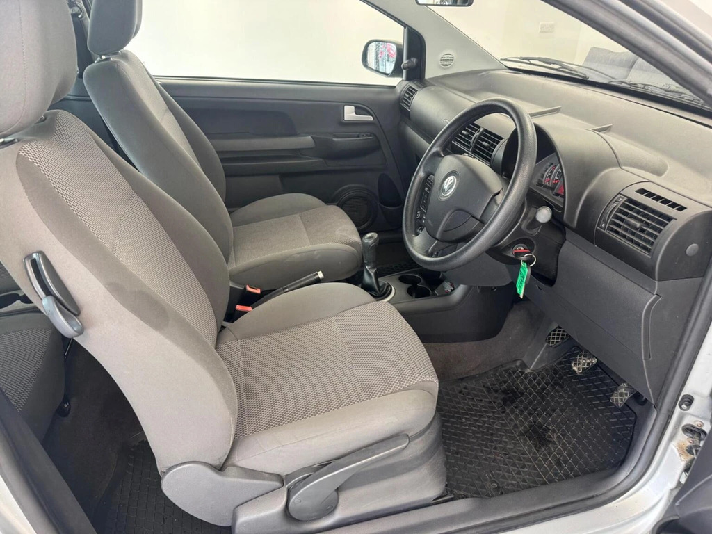 Volkswagen Fox 1.2L Urban 6V 54 Bhp Silver #30