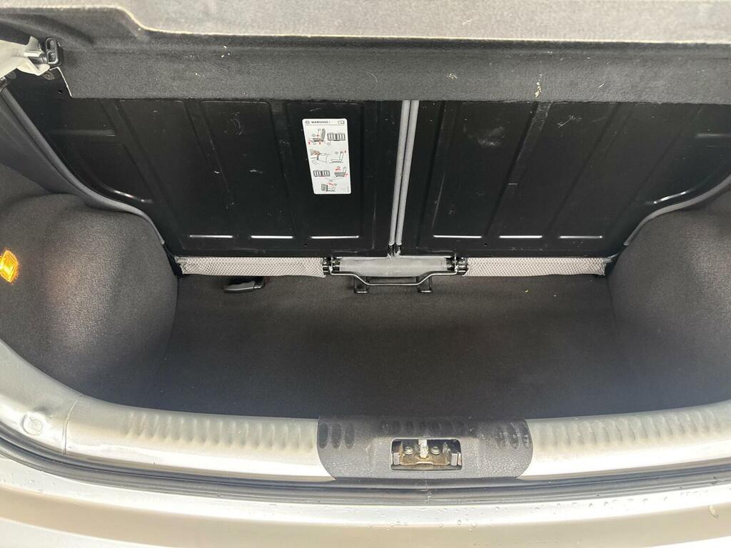 Volkswagen Fox 1.2L Urban 6V 54 Bhp Silver #72
