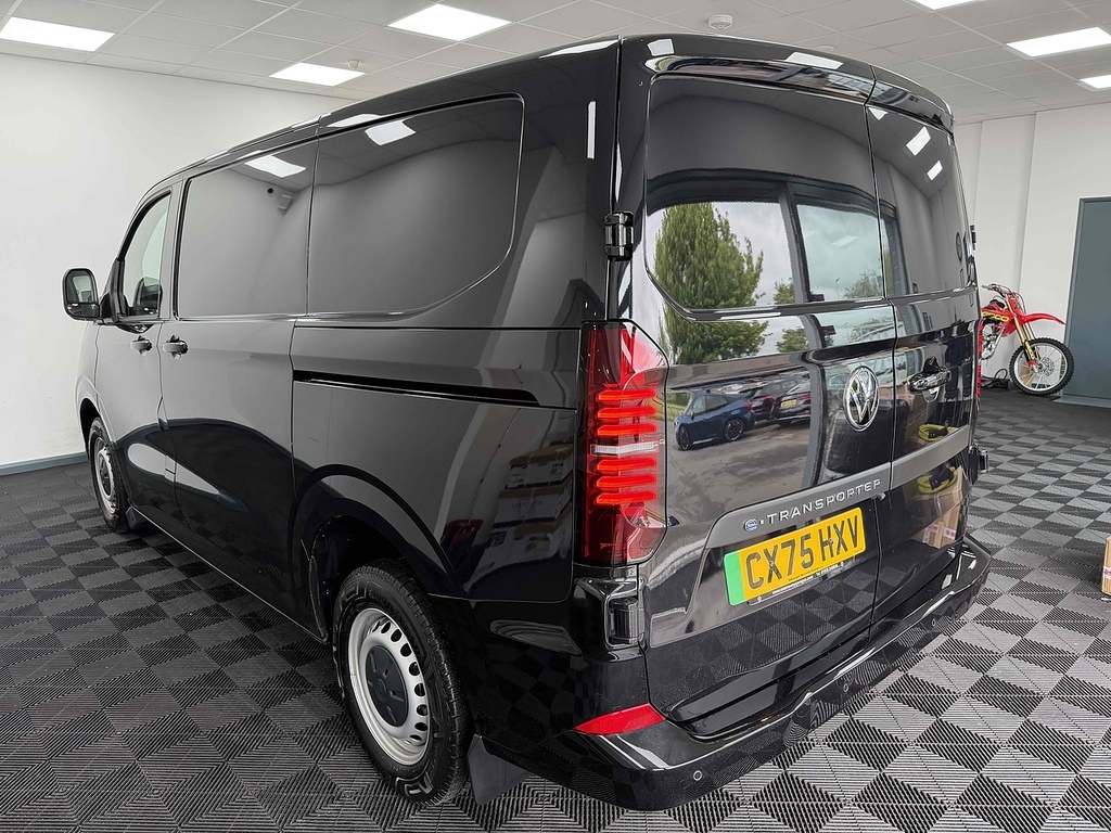 Volkswagen E-Transporter T32 Commerce Plus Black #5