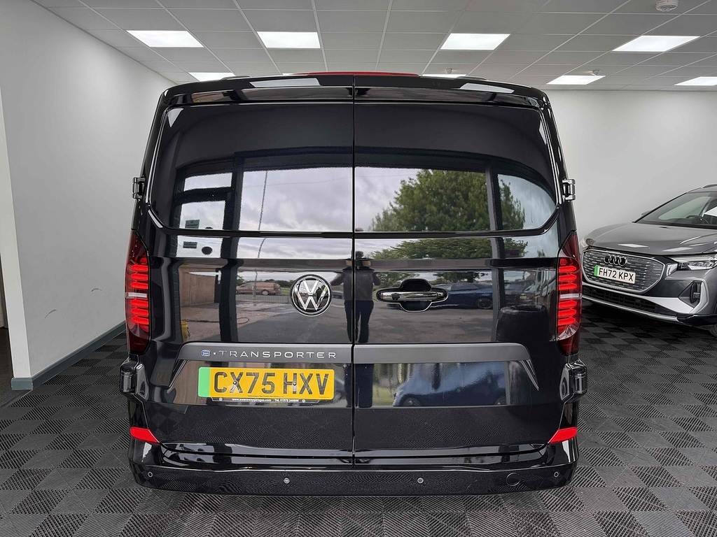 Volkswagen E-Transporter T32 Commerce Plus Black #6