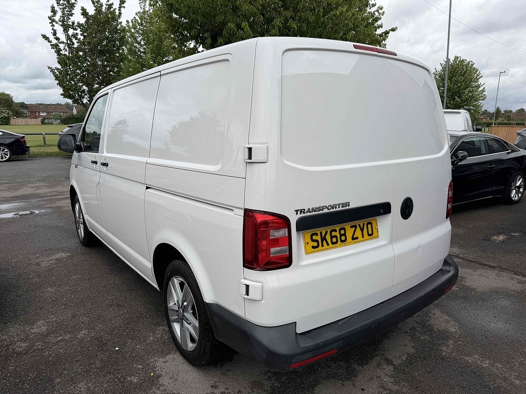 Volkswagen Transporter Tdi T28 Bluemotion Tech Startline SK68ZYO White #6