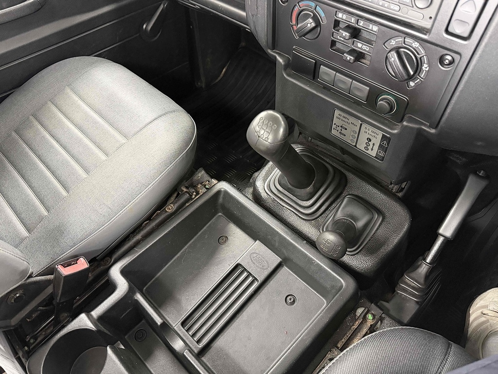 Land Rover Defender 90 Suv Green #17