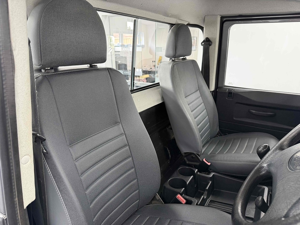 Land Rover Defender 90 Suv Green #9