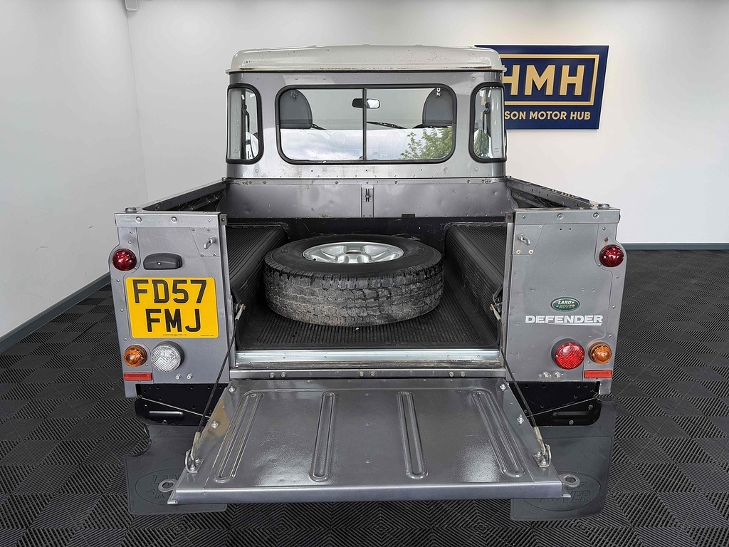 Land Rover Defender 90 Suv Green #12