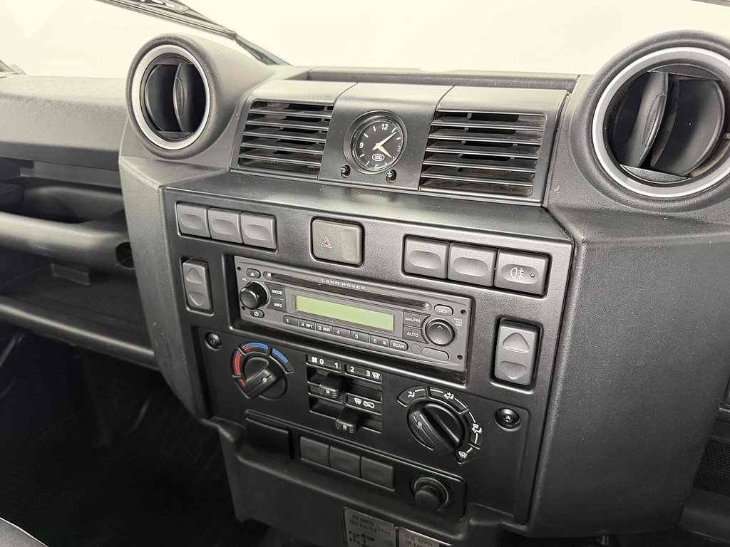 Land Rover Defender 90 Suv Green #16