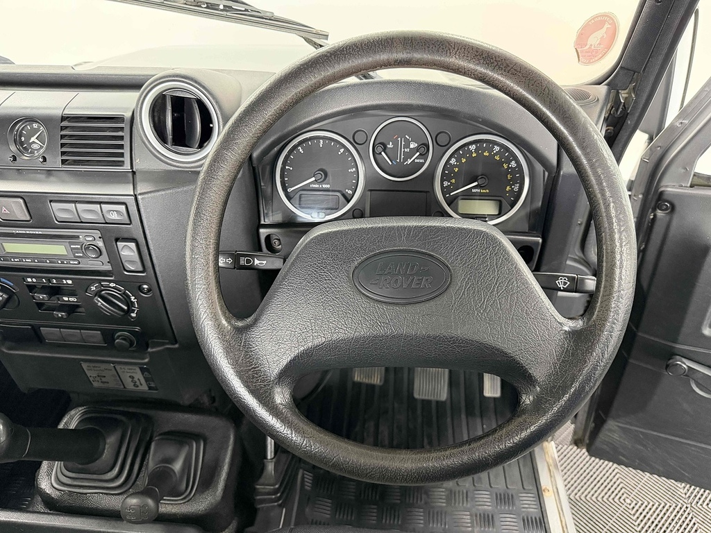 Land Rover Defender 90 Suv Green #14