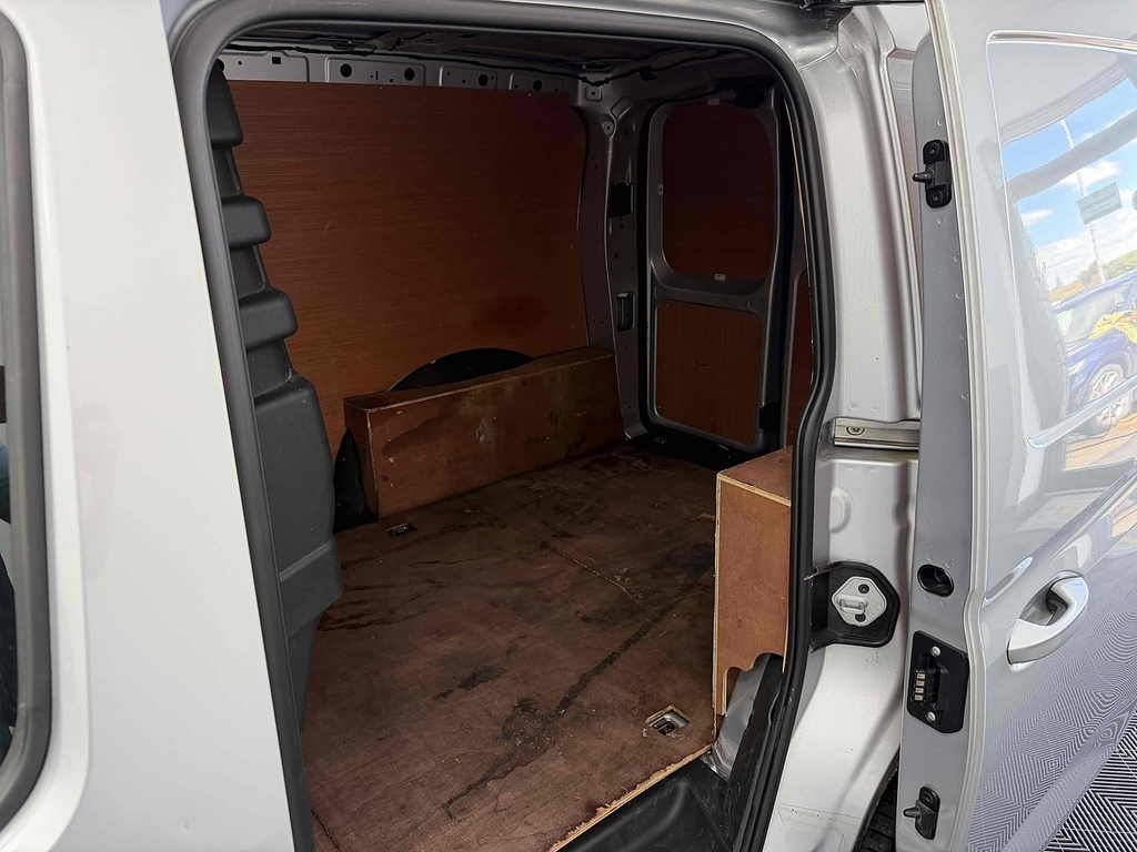 Volkswagen Caddy Diesel Silver #13